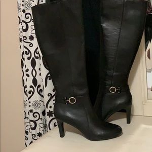 Tall heel boots